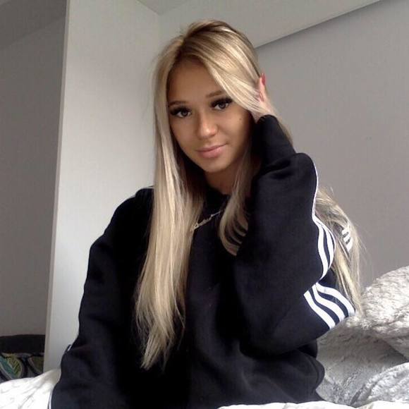 Meet your Posher, Charlène - Picture 1 of 1